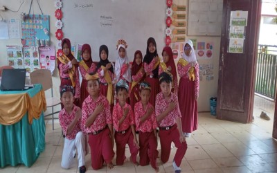 Pelestarian Budaya Melalui Penggunaan Aksesoris Tidung dan Blusu